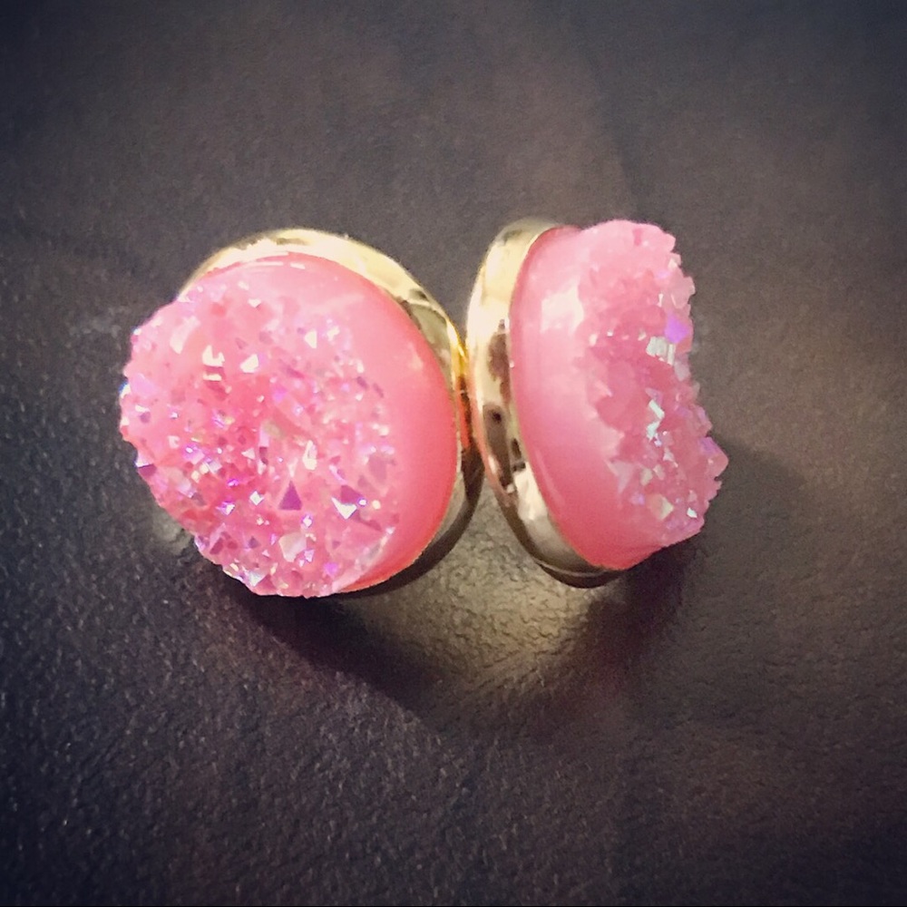 Hot pink Druzy earrings on Gold setting - Picture 2 of 2